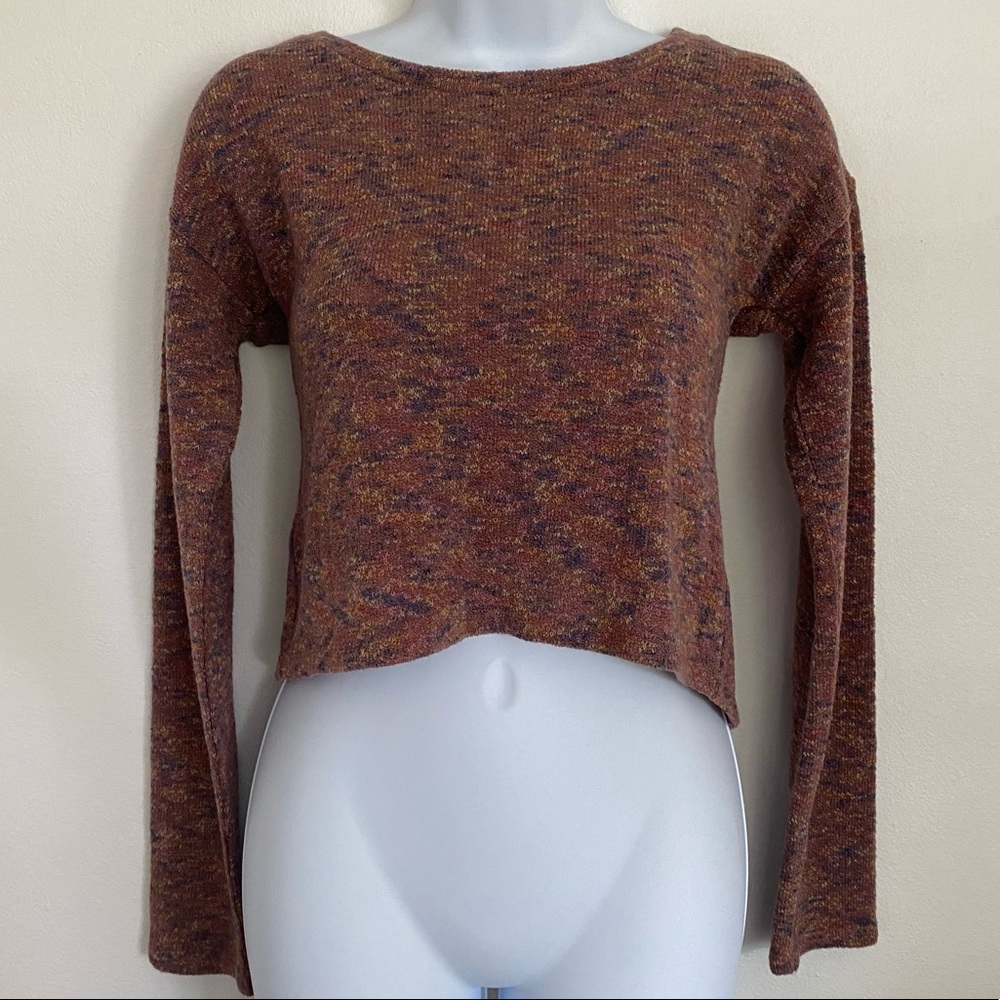 NEW Cropped Long sleeve sweater w open back slit